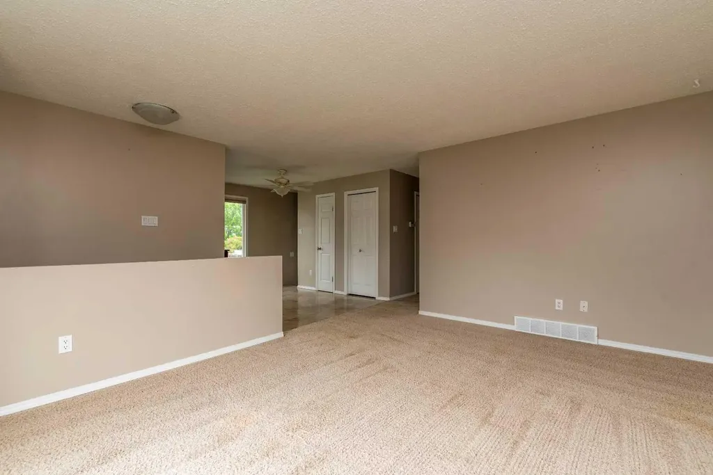 5002 53 Avenue Kitscoty AB T0B 2P0