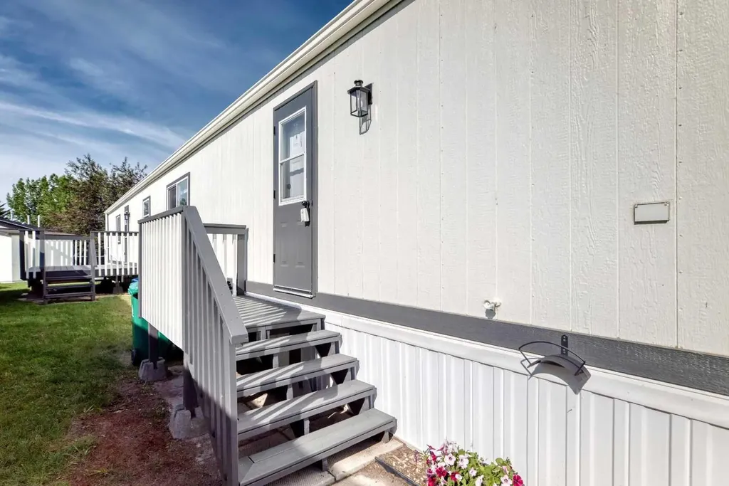 1101 84 Street NE Calgary AB T2A 7X2