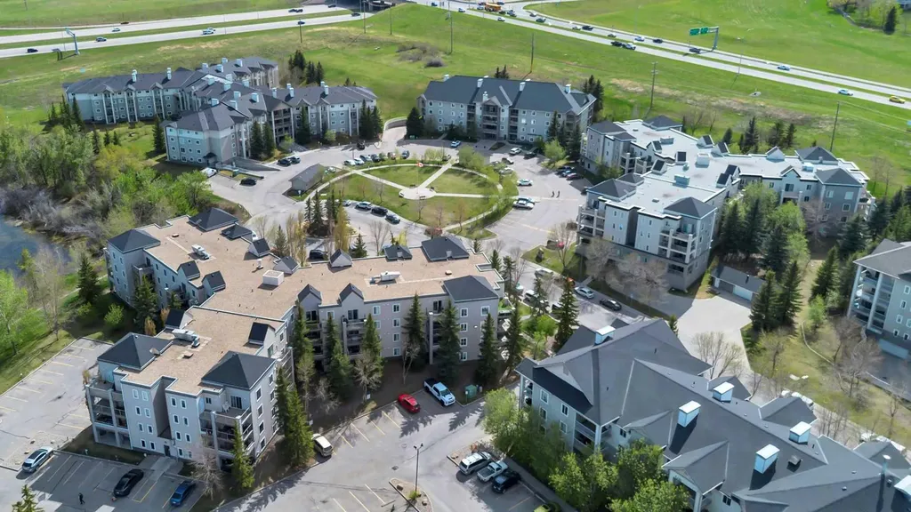 4000 Somervale Court SW Calgary AB T2Y 4J3
