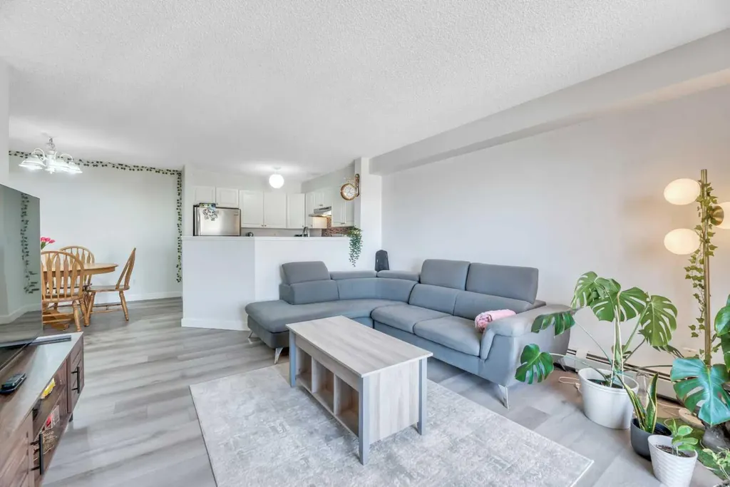 4000 Somervale Court SW Calgary AB T2Y 4J3