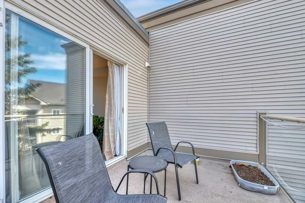 4000 Somervale Court SW Calgary AB T2Y 4J3