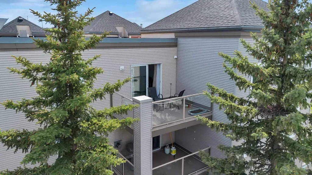 4000 Somervale Court SW Calgary AB T2Y 4J3