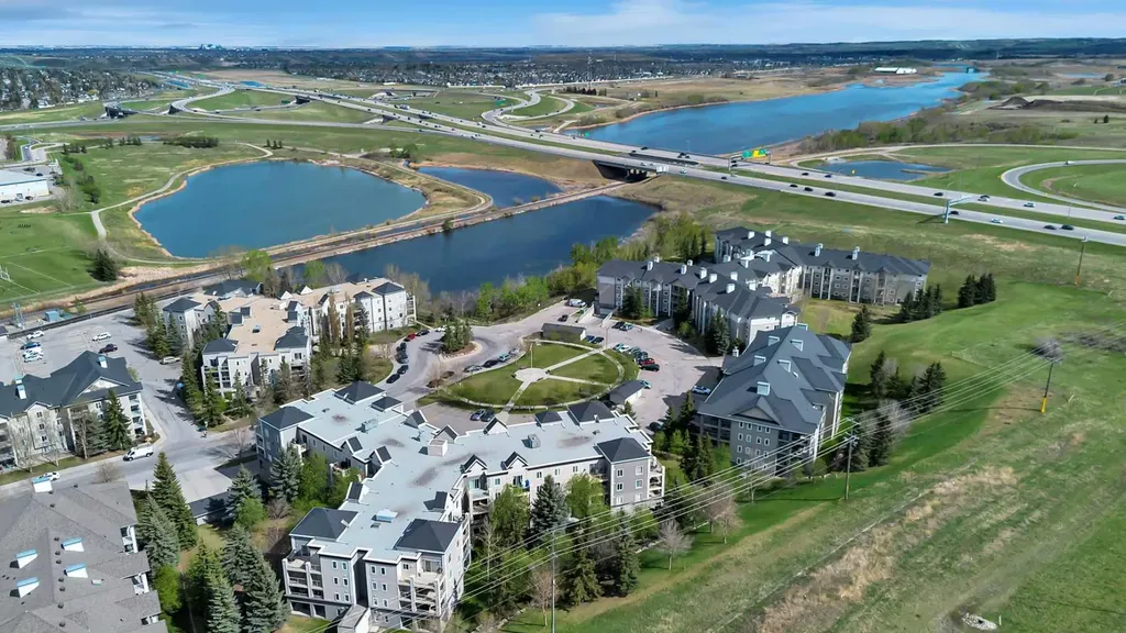 4000 Somervale Court SW Calgary AB T2Y 4J3
