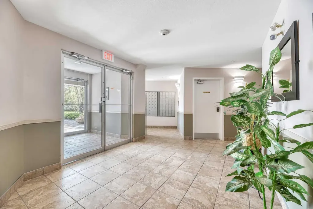 4000 Somervale Court SW Calgary AB T2Y 4J3
