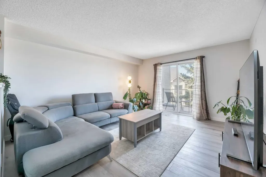 4000 Somervale Court SW Calgary AB T2Y 4J3