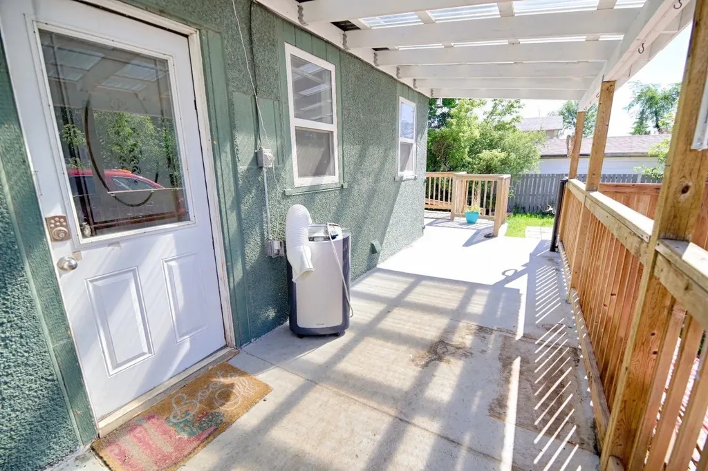 2424 4 Avenue Fort Macleod AB T0L 0Z0