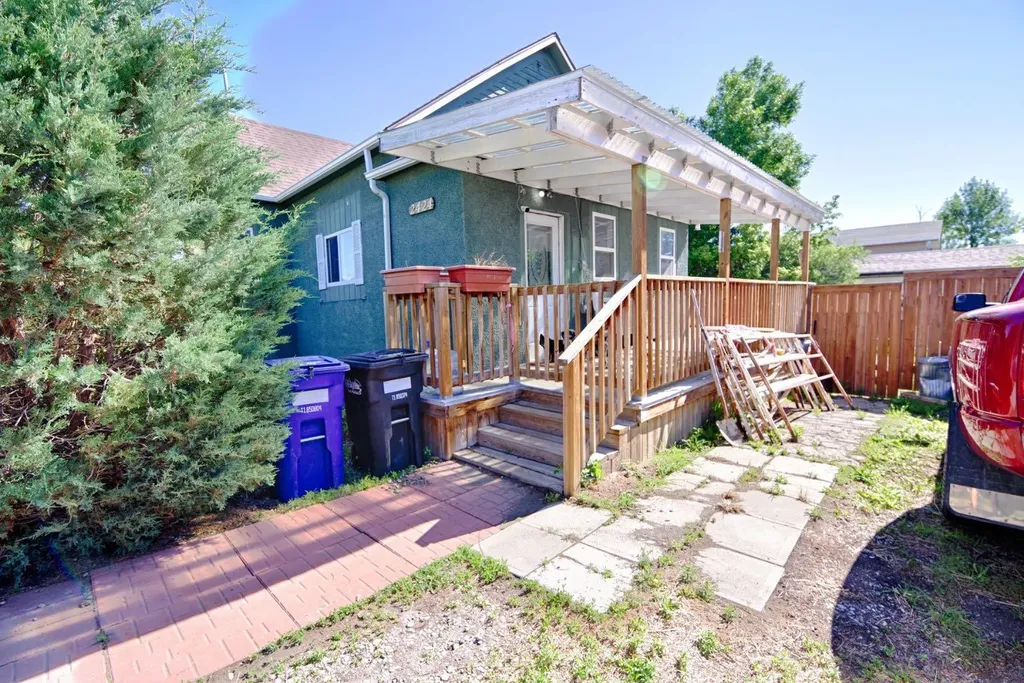 2424 4 Avenue Fort Macleod AB T0L 0Z0