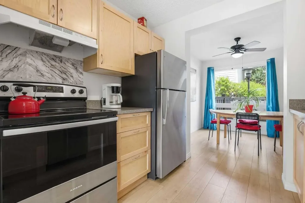 6915 Ranchview Drive NW Calgary AB T3G 1R8