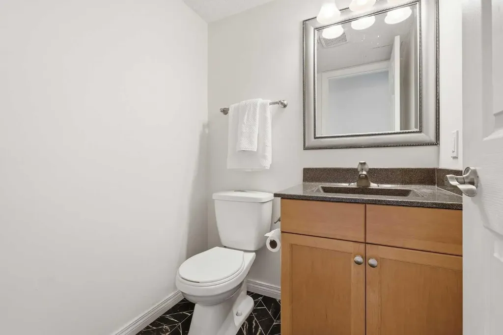 6915 Ranchview Drive NW Calgary AB T3G 1R8