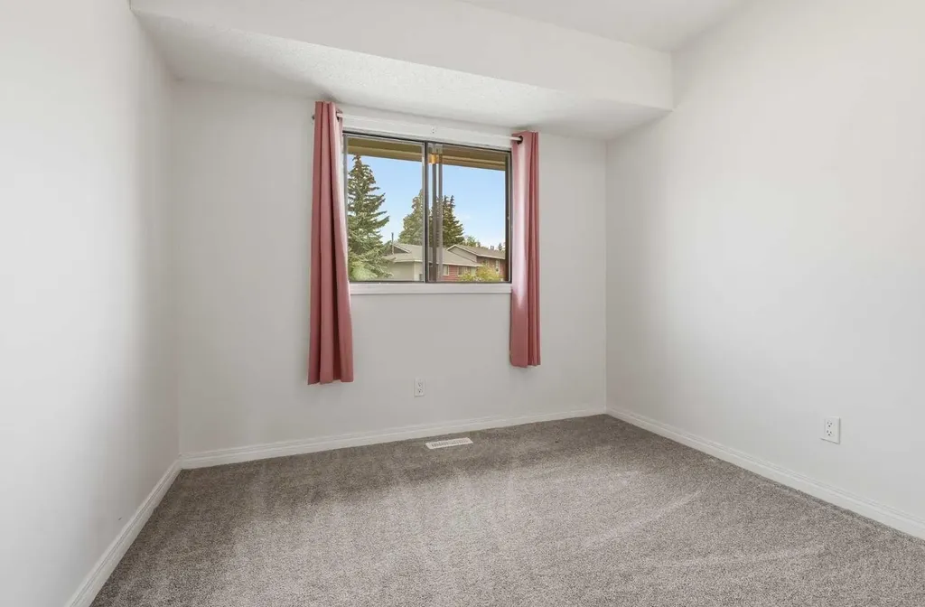 6915 Ranchview Drive NW Calgary AB T3G 1R8
