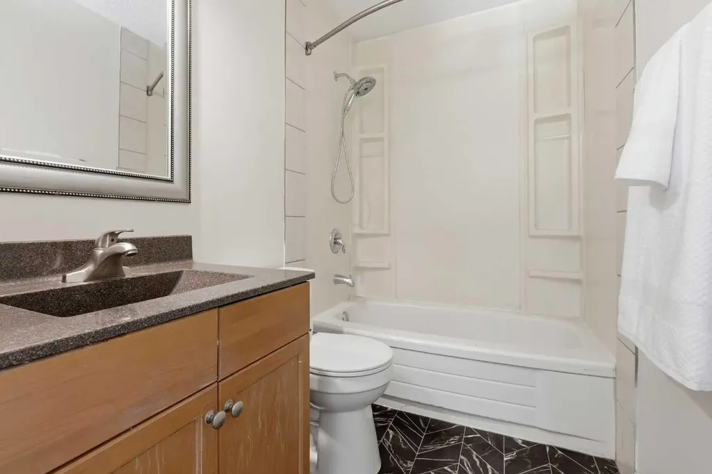 6915 Ranchview Drive NW Calgary AB T3G 1R8