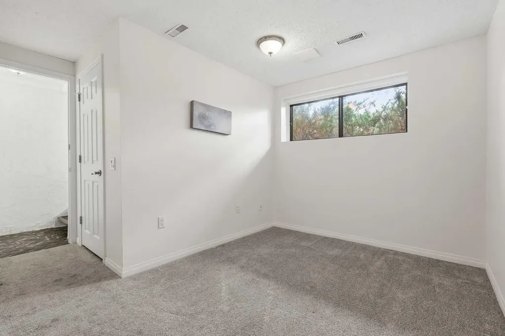 6915 Ranchview Drive NW Calgary AB T3G 1R8