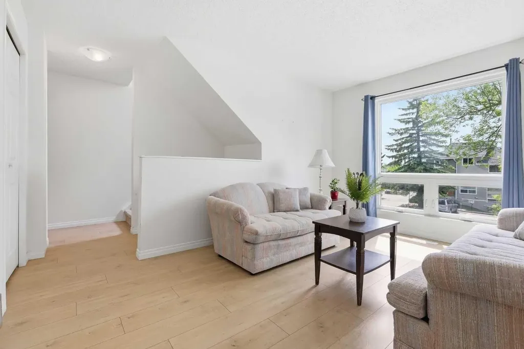 6915 Ranchview Drive NW Calgary AB T3G 1R8