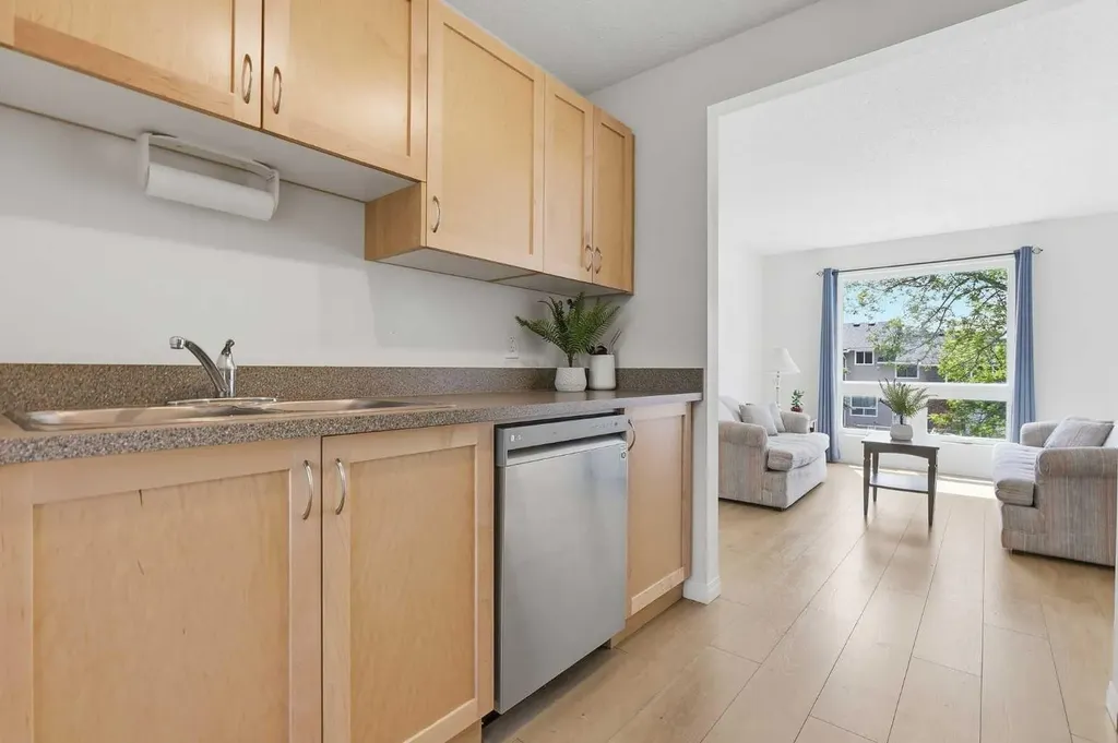 6915 Ranchview Drive NW Calgary AB T3G 1R8