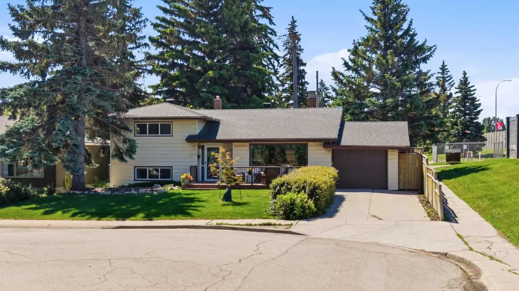 1439 90 Avenue SW Calgary AB T2V 0X3