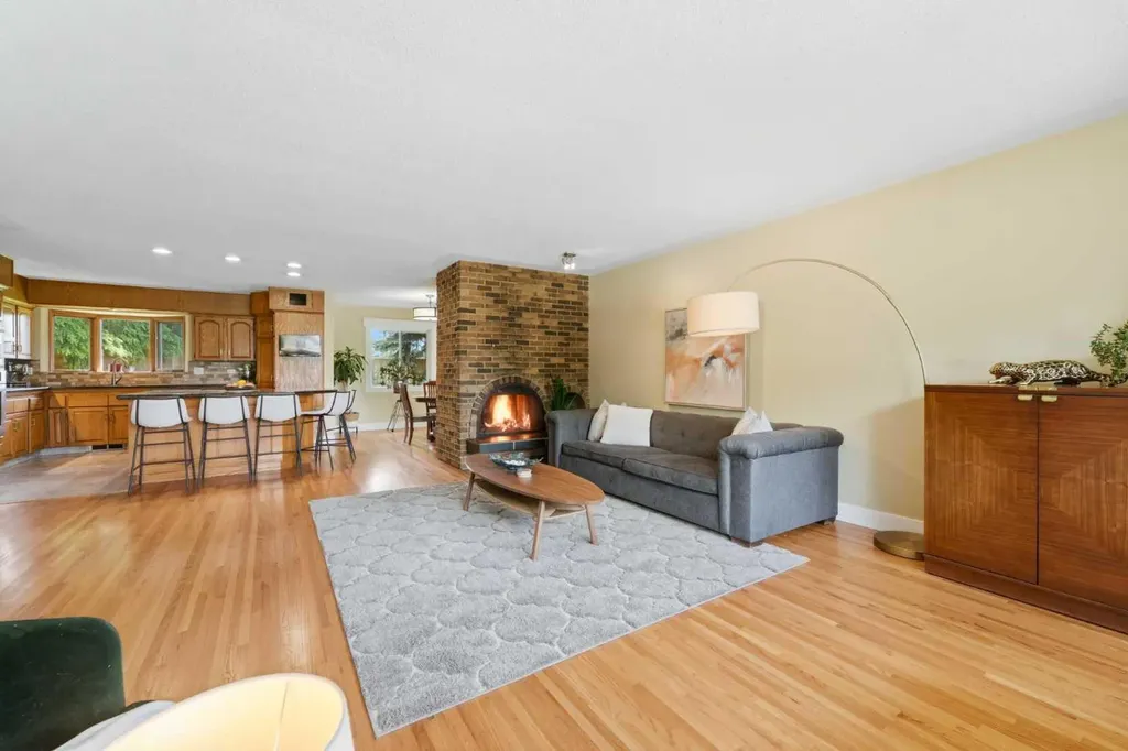 1439 90 Avenue SW Calgary AB T2V 0X3