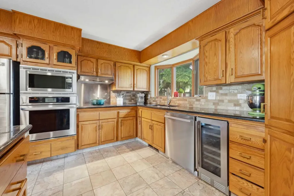 1439 90 Avenue SW Calgary AB T2V 0X3