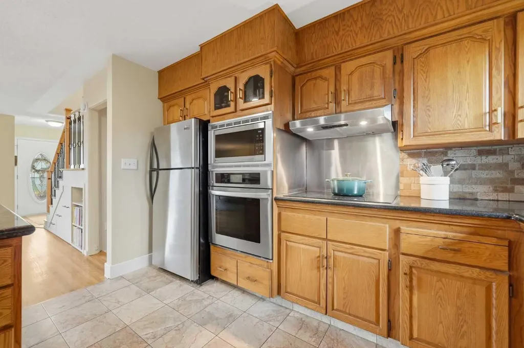 1439 90 Avenue SW Calgary AB T2V 0X3