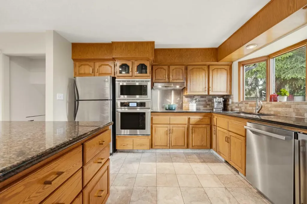 1439 90 Avenue SW Calgary AB T2V 0X3