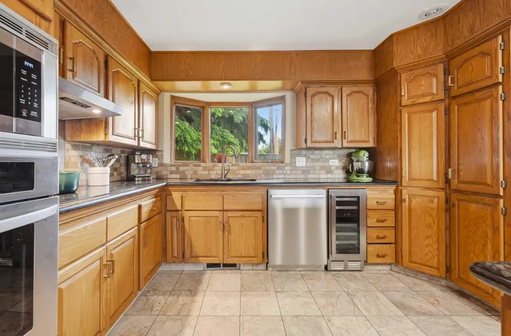 1439 90 Avenue SW Calgary AB T2V 0X3