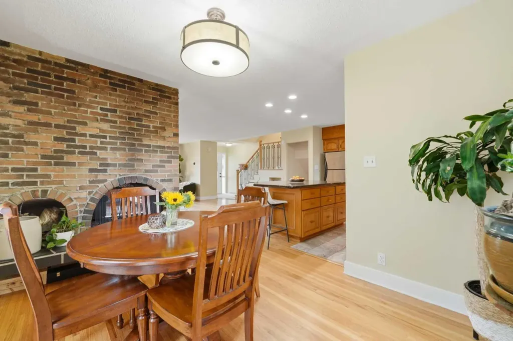 1439 90 Avenue SW Calgary AB T2V 0X3