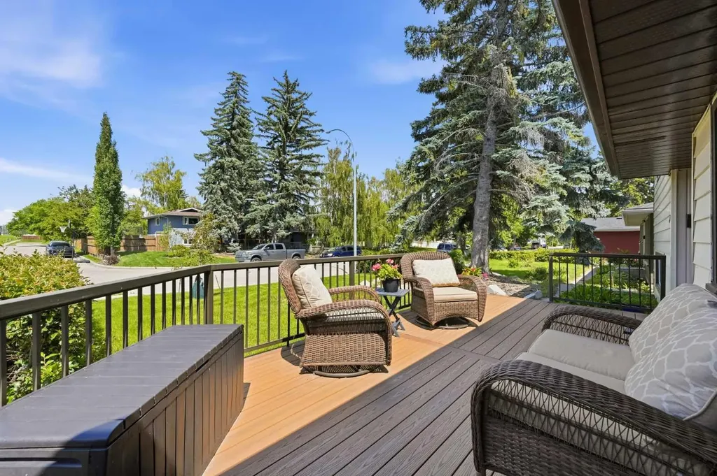 1439 90 Avenue SW Calgary AB T2V 0X3