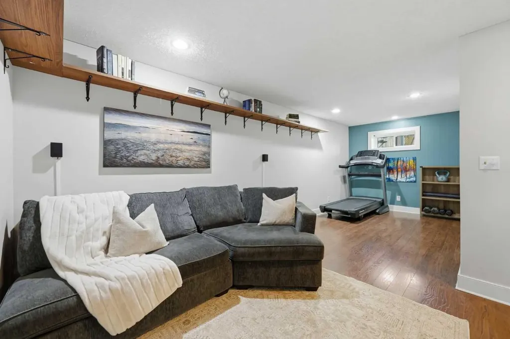 1439 90 Avenue SW Calgary AB T2V 0X3