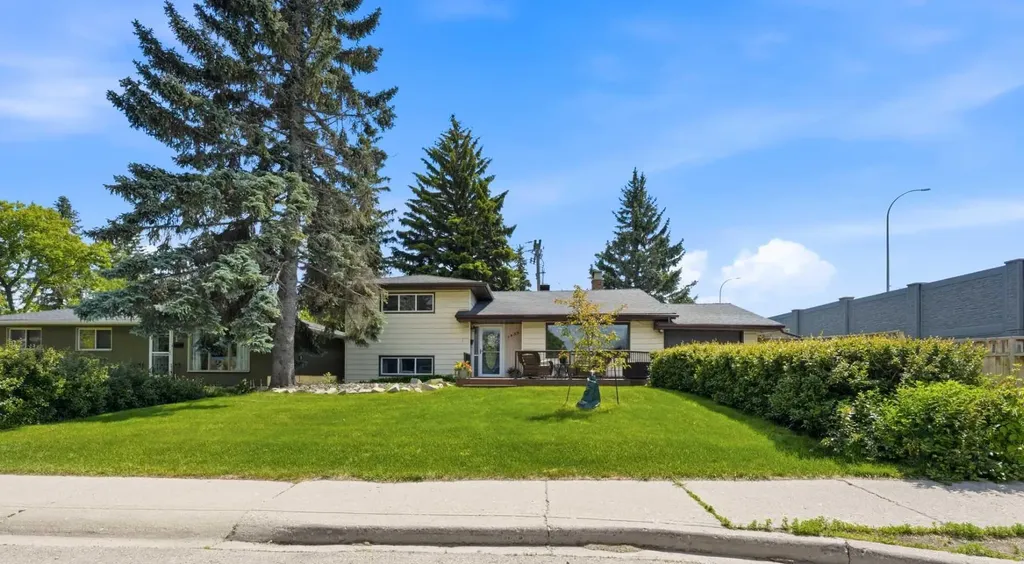 1439 90 Avenue SW Calgary AB T2V 0X3