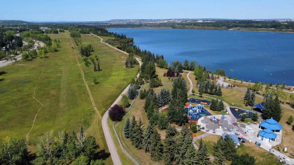 1439 90 Avenue SW Calgary AB T2V 0X3