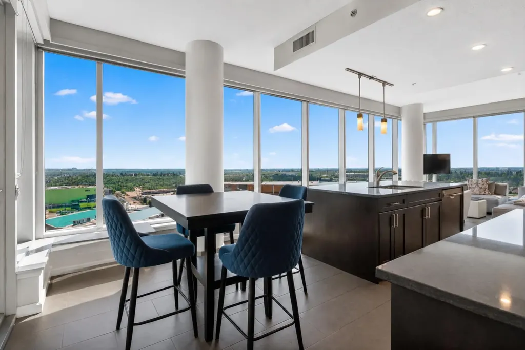 211 13 Avenue SE Calgary AB T2G 1E1