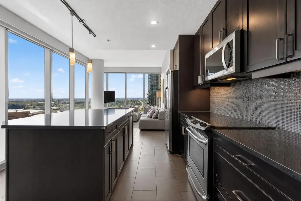 211 13 Avenue SE Calgary AB T2G 1E1