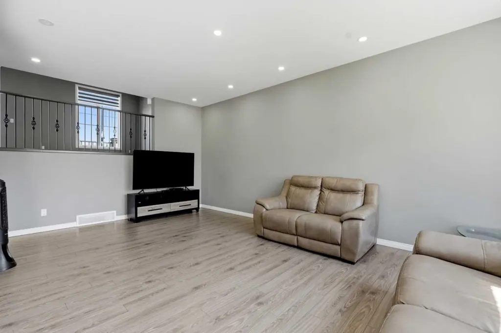 108 Cityside Park NE Calgary AB T3N 1J2