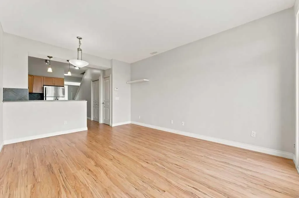 133 Rockyledge View NW Calgary AB T3G 5X2