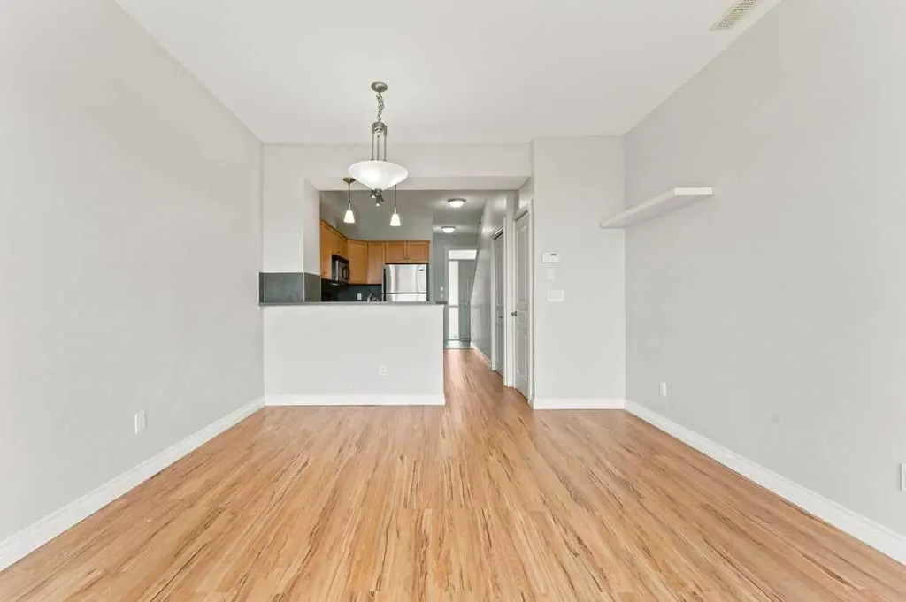 133 Rockyledge View NW Calgary AB T3G 5X2