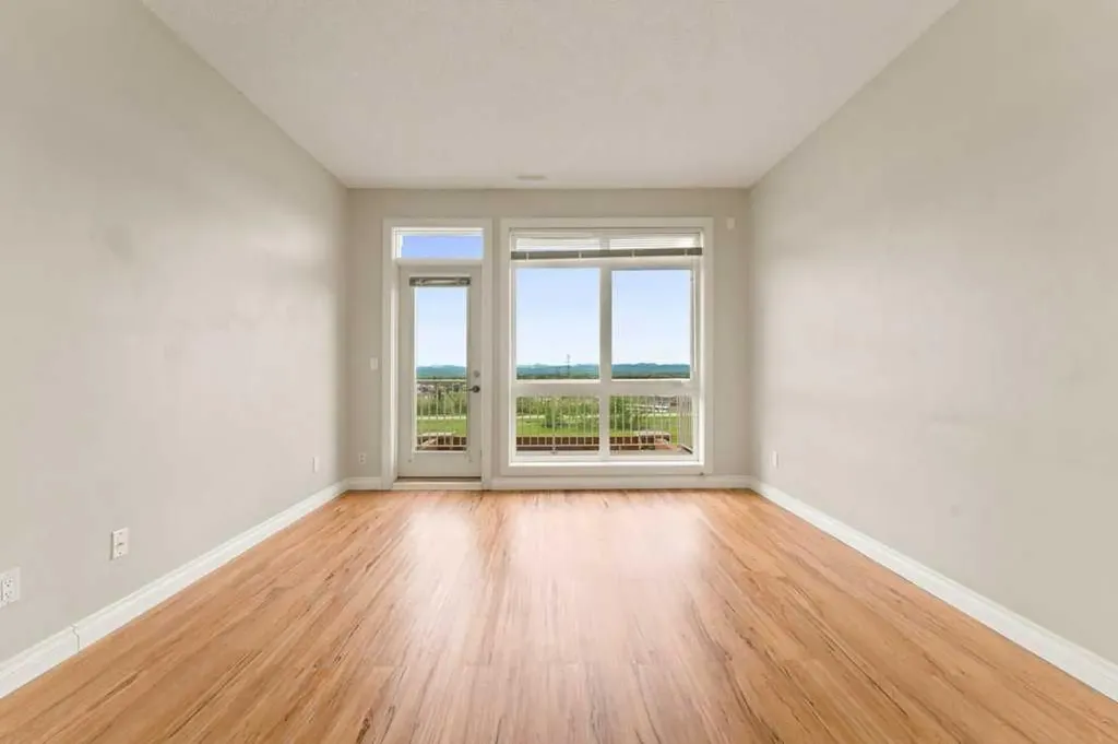 133 Rockyledge View NW Calgary AB T3G 5X2
