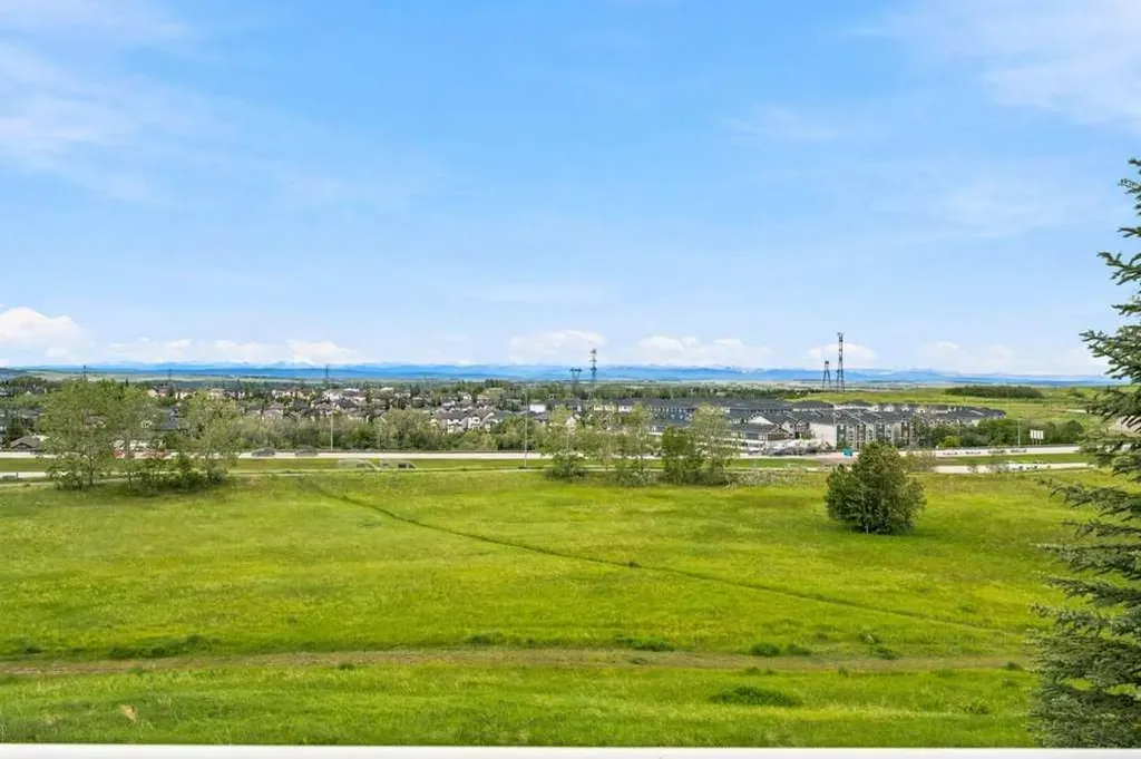 133 Rockyledge View NW Calgary AB T3G 5X2
