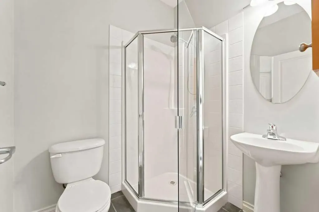 133 Rockyledge View NW Calgary AB T3G 5X2