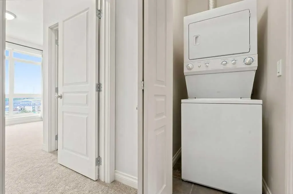 133 Rockyledge View NW Calgary AB T3G 5X2