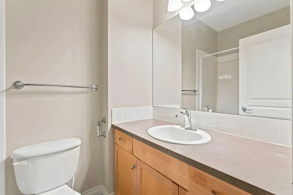 133 Rockyledge View NW Calgary AB T3G 5X2