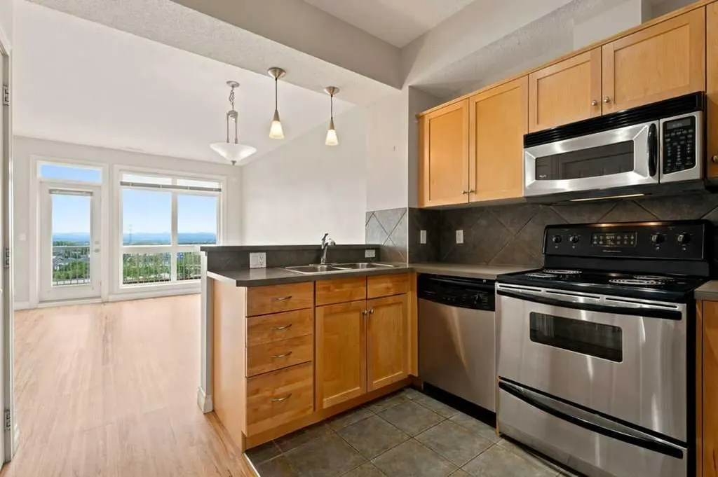 133 Rockyledge View NW Calgary AB T3G 5X2
