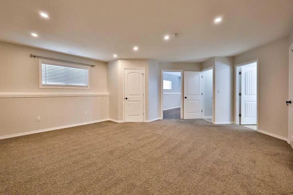 1988 Parkside Way Coaldale AB T1M 0B9