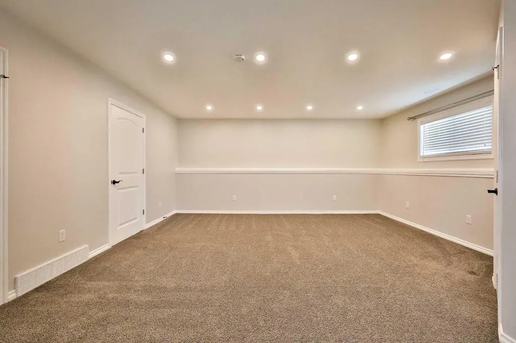 1988 Parkside Way Coaldale AB T1M 0B9