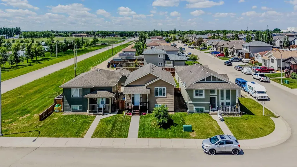 1988 Parkside Way Coaldale AB T1M 0B9