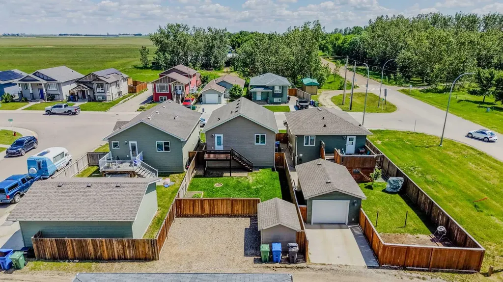 1988 Parkside Way Coaldale AB T1M 0B9