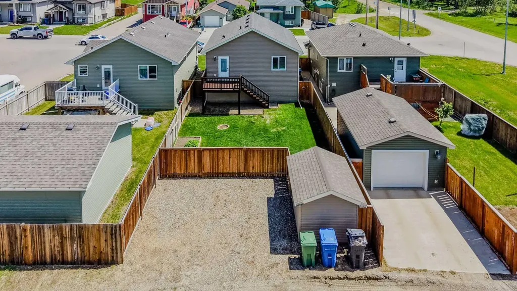 1988 Parkside Way Coaldale AB T1M 0B9