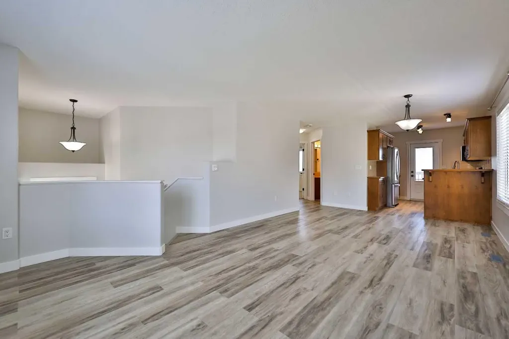1988 Parkside Way Coaldale AB T1M 0B9