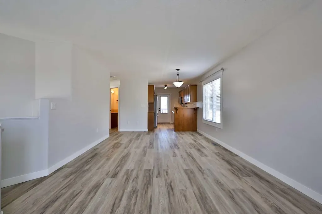 1988 Parkside Way Coaldale AB T1M 0B9