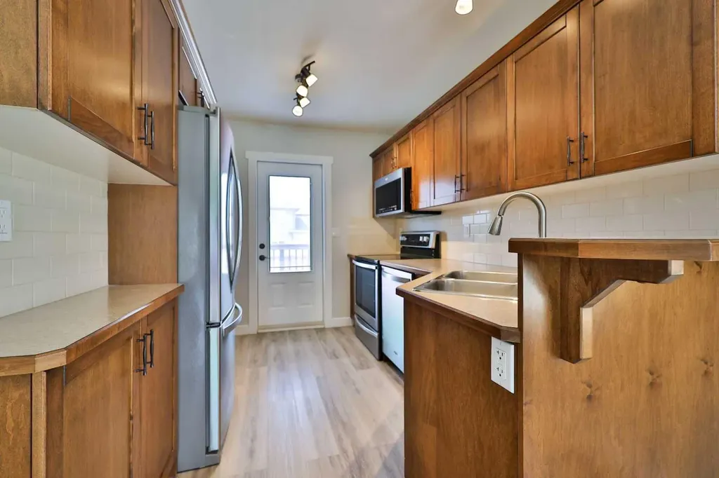 1988 Parkside Way Coaldale AB T1M 0B9