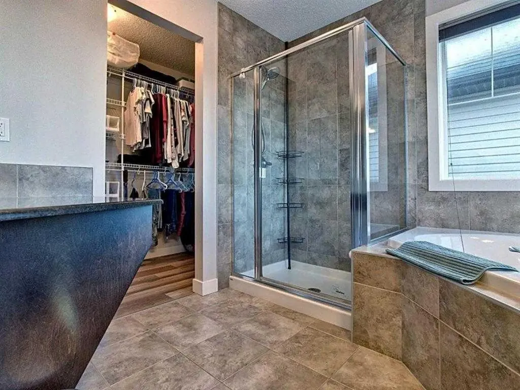 251 Hillcrest Circle SW Airdrie AB T4B0Y6