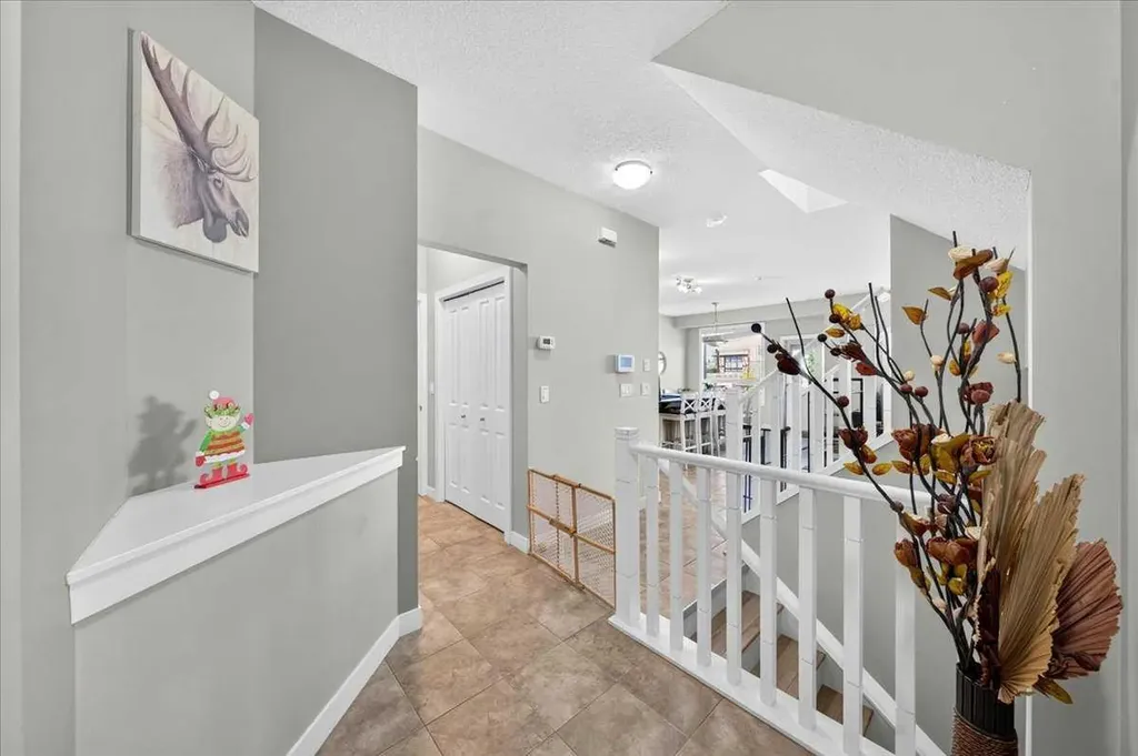251 Hillcrest Circle SW Airdrie AB T4B0Y6